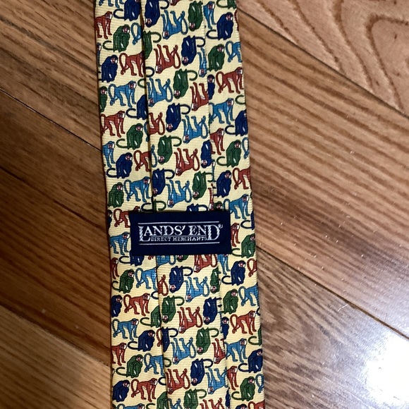Lands’End direct merchants tie with monkeys pattern - Picture 2 of 4